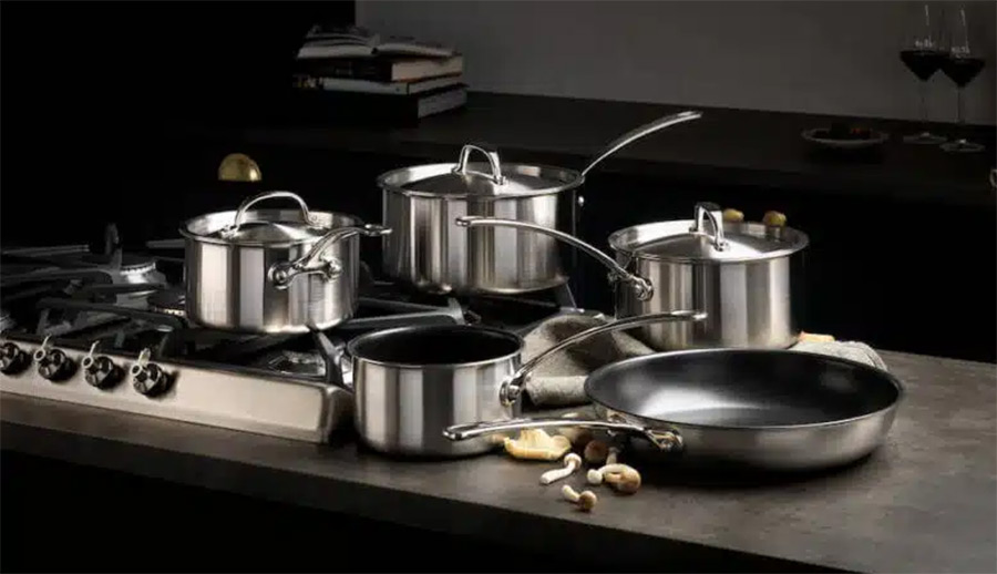 The Stellar Eclipse 5-Piece Saucepan Set