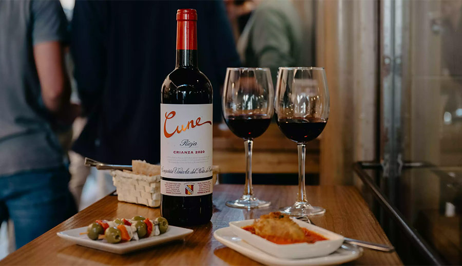 Case of Cune Crianza Rioja