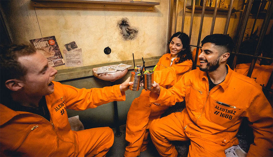 Private Cell Experience With 5 Friends