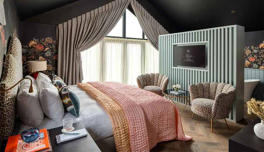 Escape to The Tempus