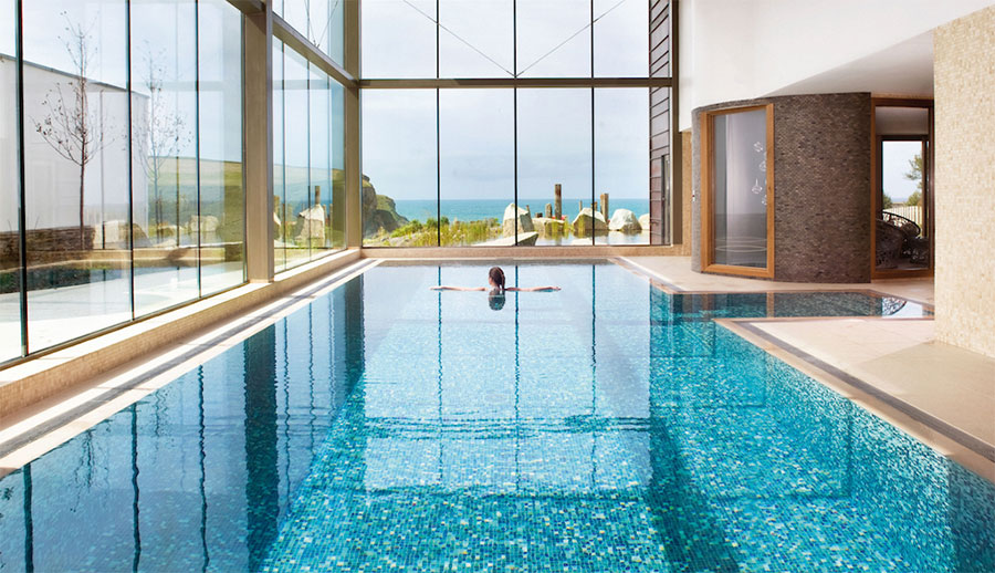 Stay At Scarlet Hotel