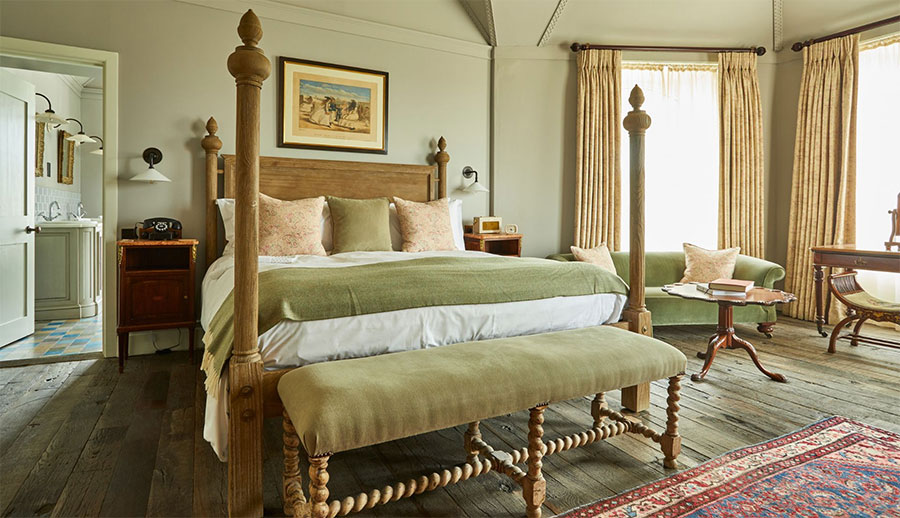 Stay At THE PIG–On The Beach